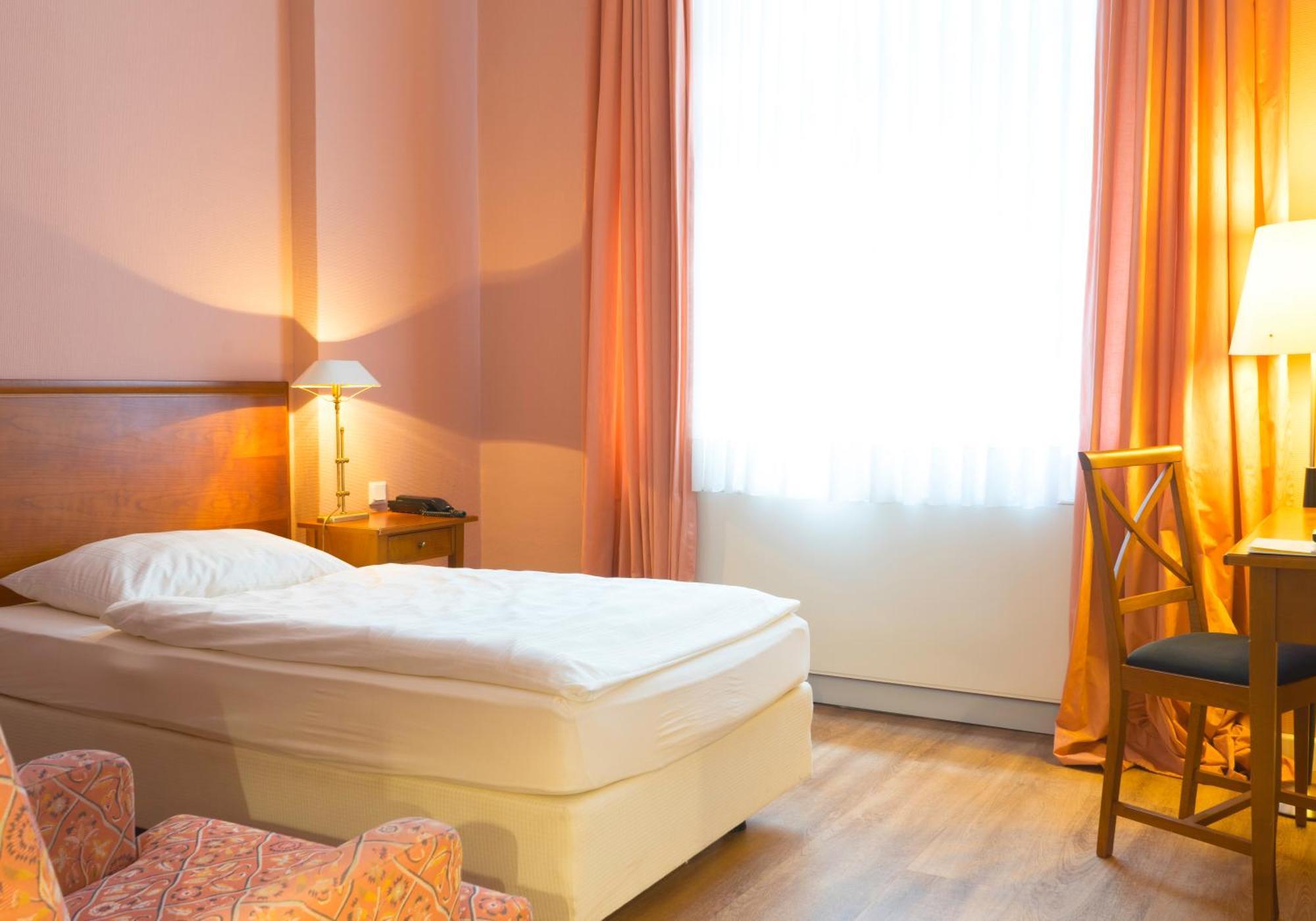 Hotel Villa Viktoria Luise แบลงเคนบวร์ก ห้อง รูปภาพ